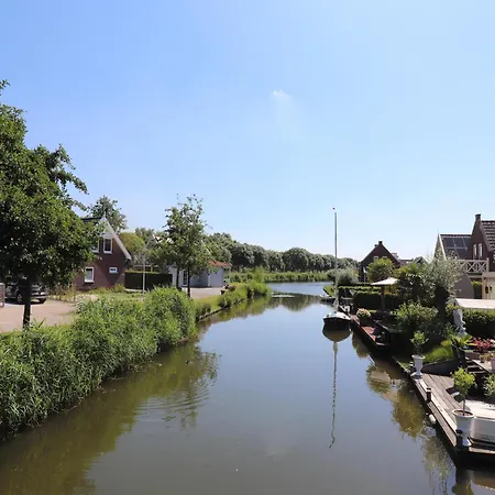In Zuytland Buiten By The Water Vakantiehuis