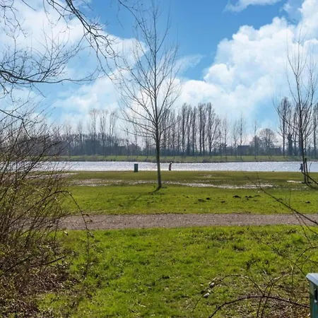 In Zuytland Buiten By The Water