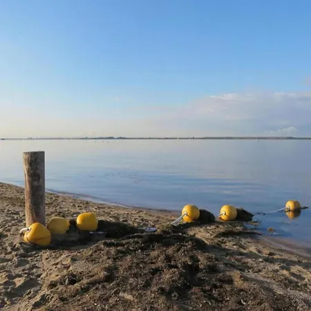 In Zuytland Buiten By The Water Simonshaven
