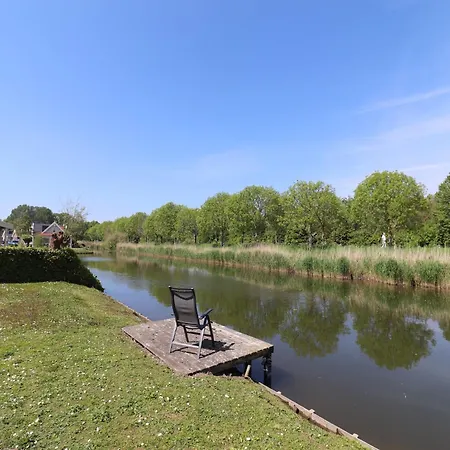 In Zuytland Buiten By The Water Vakantiehuis
