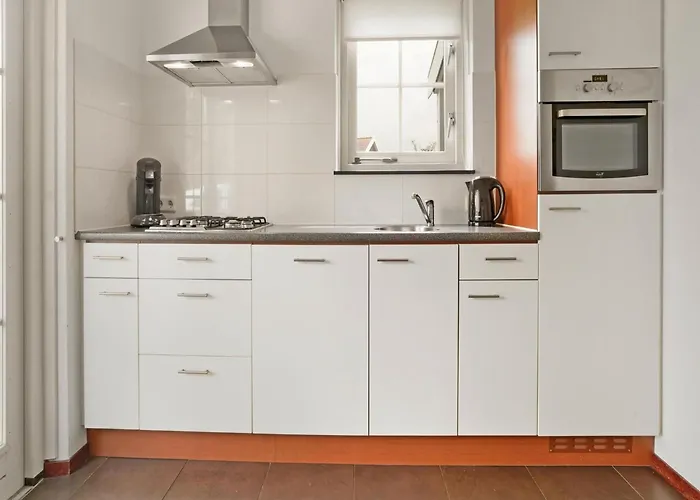 In Zuytland Buiten By The Water Simonshaven