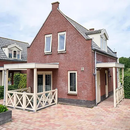 In Zuytland Buiten By The Water Simonshaven