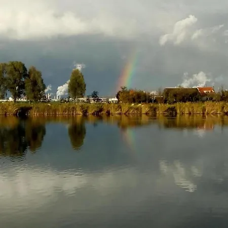 In Zuytland Buiten By The Water Simonshaven