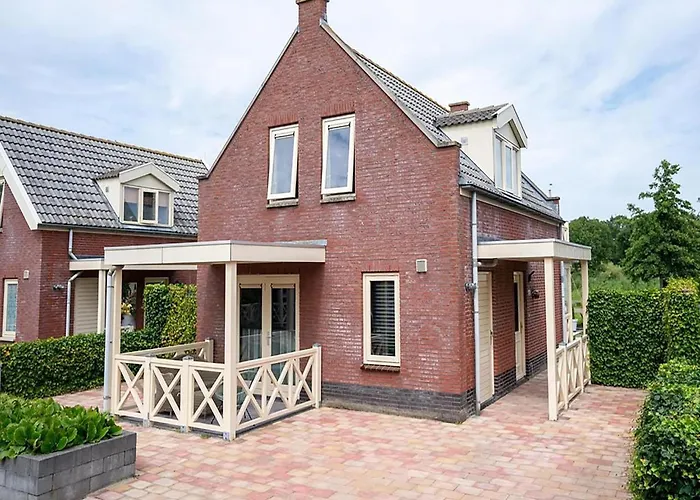 In Zuytland Buiten By The Water Simonshaven