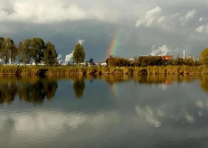 In Zuytland Buiten By The Water Simonshaven