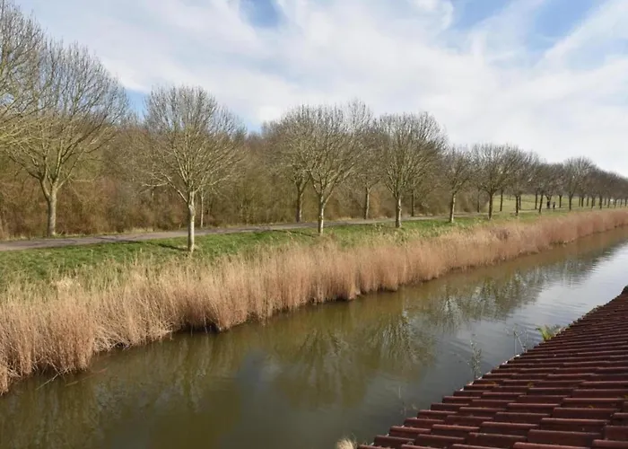 In Zuytland Buiten By The Water Holiday home Simonshaven