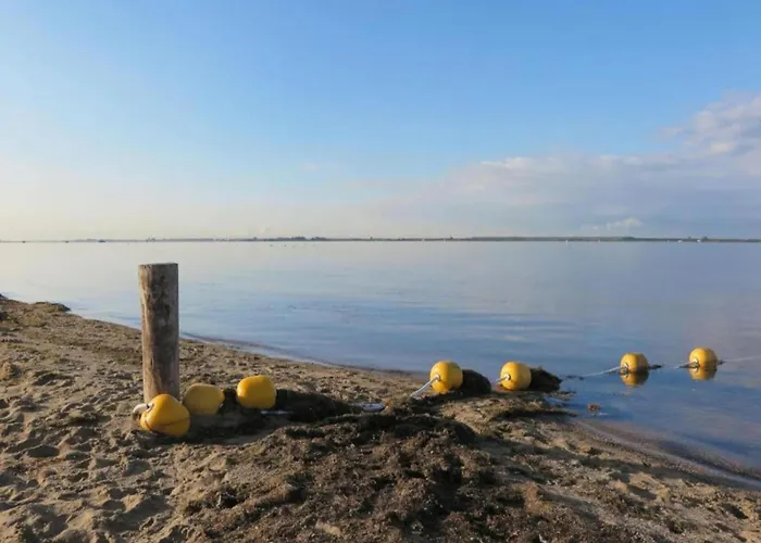 In Zuytland Buiten By The Water Simonshaven